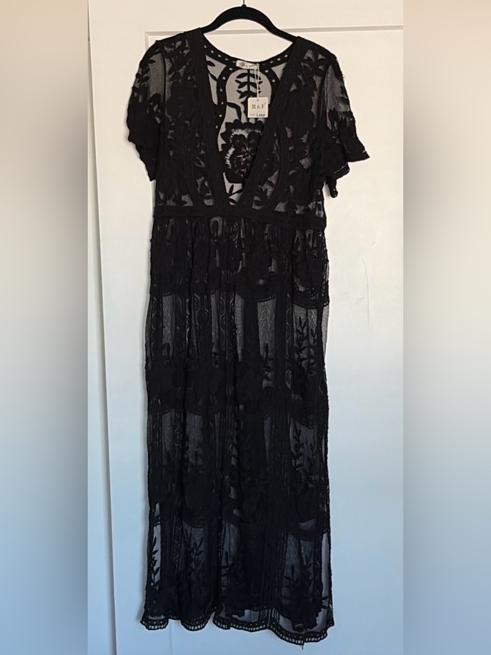NWT Women’s Black Sheer Lace Floral Embroidered Beach Swim Cover One Size